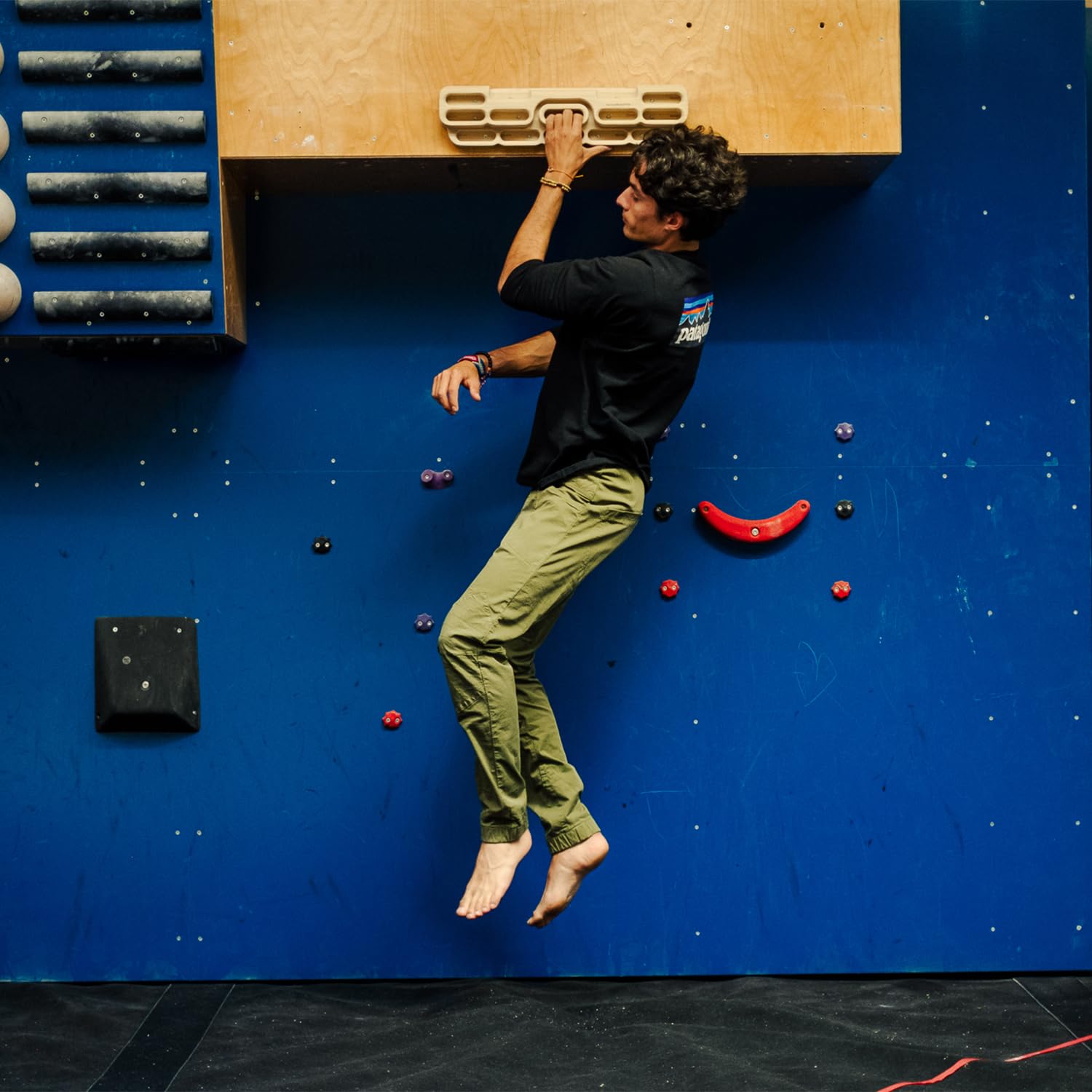 YY Vertical – Verticalboard First – Multipresa de Madera Grande y evolutiva para Escalada – Hangboard Completo para progresión, Fuerza de Dedos y dominadas