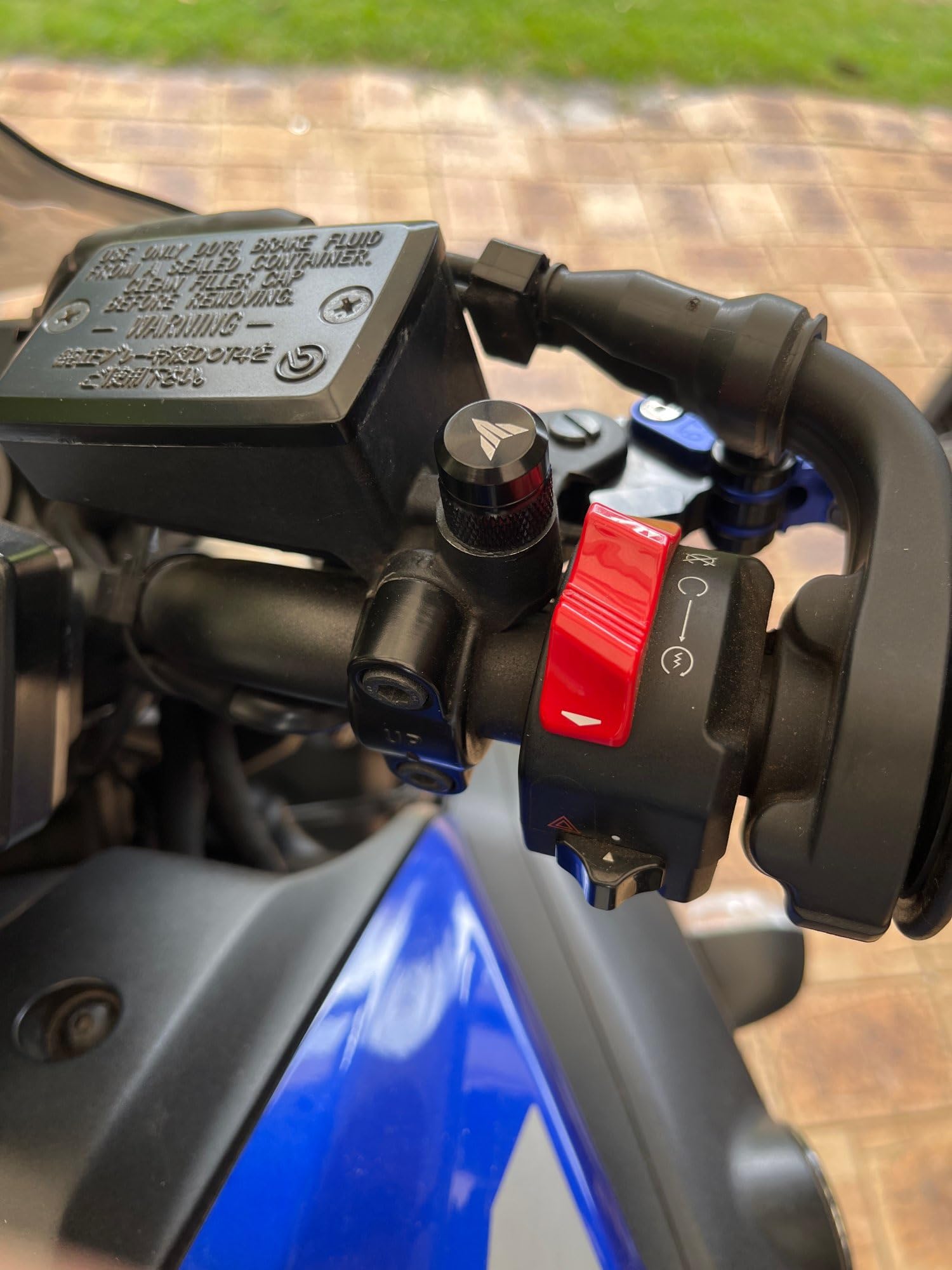 MOWOK 2pcs M10* 1.25 tornillos tapón agujero espejo retrovisor motocicleta para Yamaha MT 07 09 25 MT07 MT09 MT10 SP MT25 FZ09 FZ07 (negro)