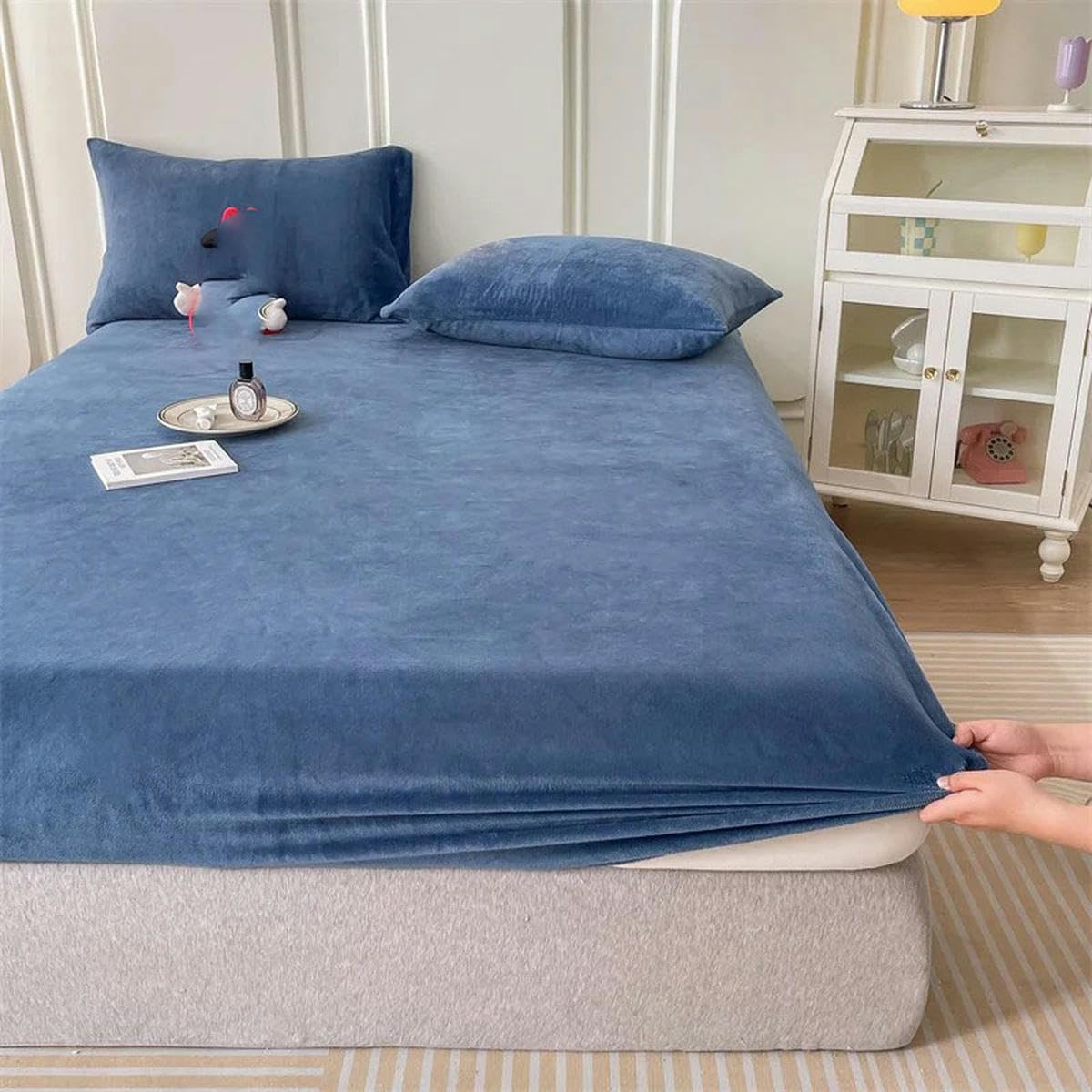 Sábana acolchada de terciopelo de leche, colcha de felpa cálida y gruesa para invierno con banda elástica, sábana ajustable, funda protectora de colchón suave, azul oscuro, 180 x 200 x 25 cm, 1 unidad