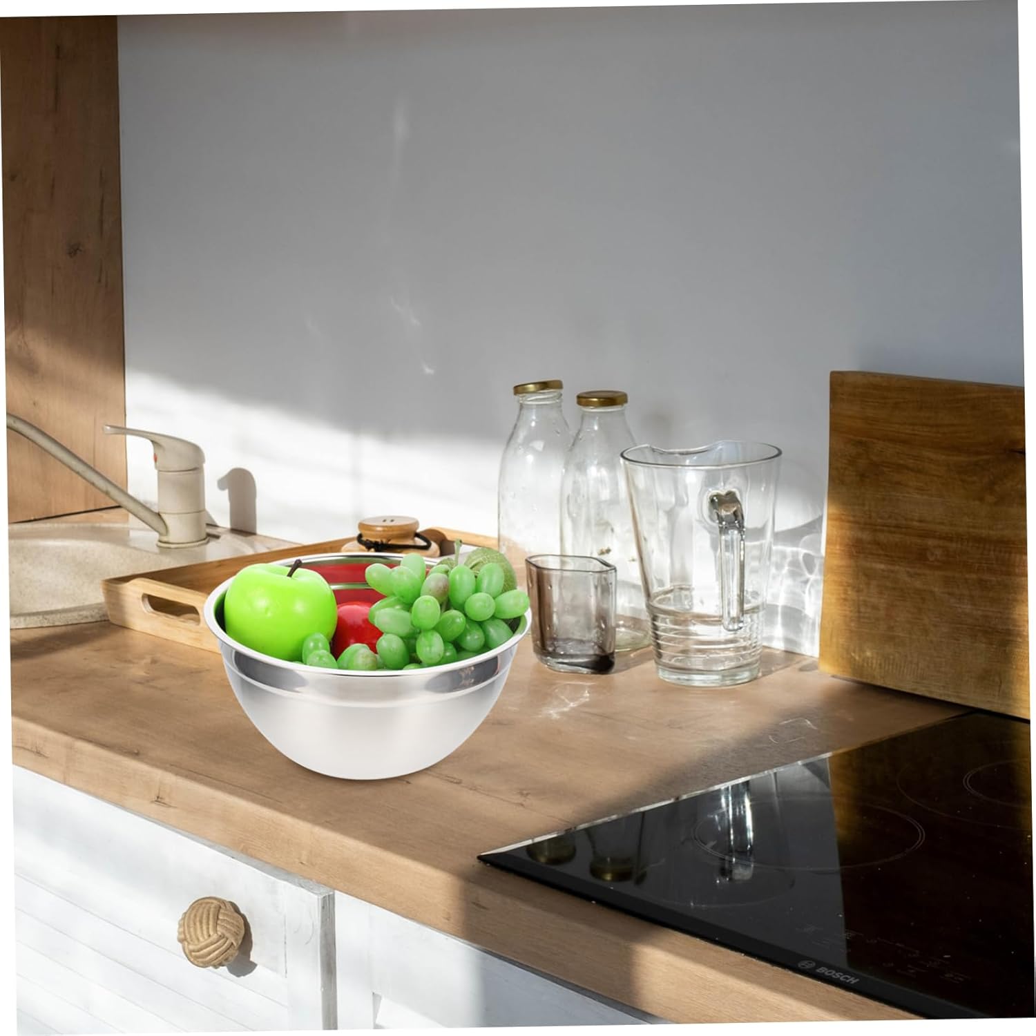 4pcs Stainless Steel Mixing Bowl with Lids Multi-function Kitchen Serving Bowls for Salad Baking and Food Storage and Easy to Clean