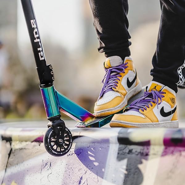 Movino Glide Monopattino Freestyle Leggero per Principianti - Robusta Pedana in Alluminio e Cuscinetti ABEC 9 - Trick allo Skatepark - Bambini Adolescenti - Ruote 100 mm - Scooter Acrobatico - 2