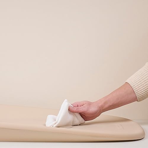Miniatura 23 de Nattou Cambiador suave  Cambiador de bebé lavable  Duradero, resistente al agua, forma de capullo con empuñaduras inferiores de panal sin BPA,