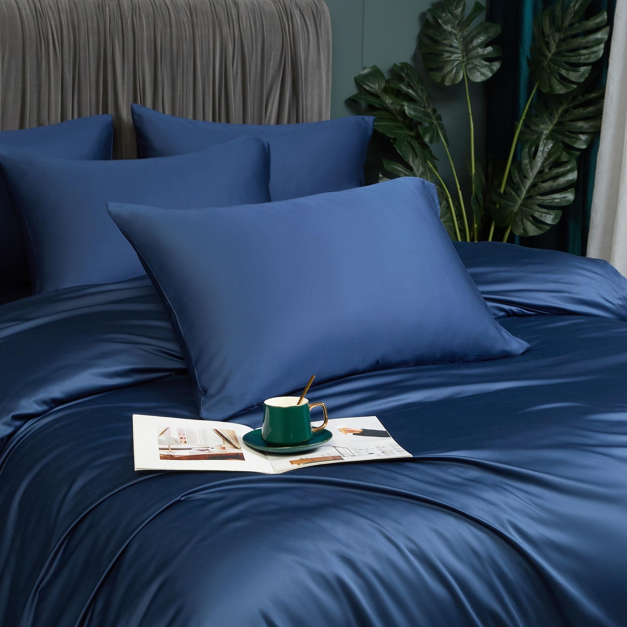 Luowei Kühlender Bettwäsche 200 x 200 cm Dunkelblau Sommer Bettwäsche Set aus Bambus Polyester,Atmungsaktiv Weich Oeko-TEX Bettbezüge mit Reißverschluss und 2 Kissenbezüge 80x80cm
