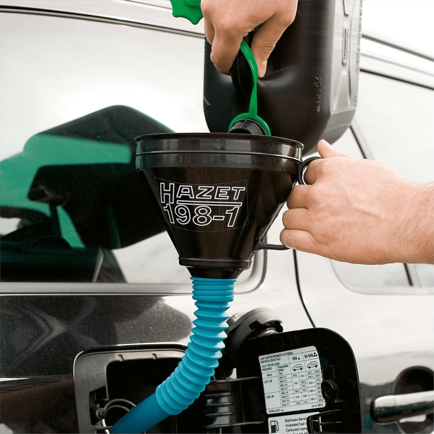 Embudo HAZET 198-1 I Embudo de llenado con manguera flexible I Capacidad de 1,2 litros I Llenado sin esfuerzo de coches con Ad-Blue, gasóleo y gasolina, aceite y mucho más