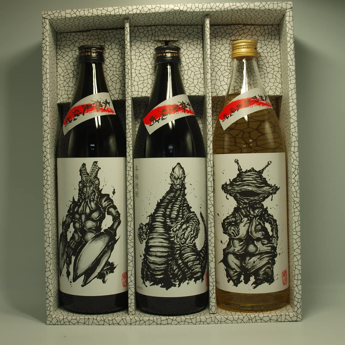 Amazon.co.jp: 神楽酒造 ウルトラ 三大怪獣 麦焼酎 芋焼酎 セット