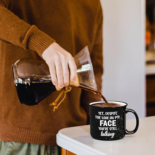 Miniatura 3 de YHRJWN Tazas de café divertidas para hombres y mujeres, pero a pesar de la mirada en mi cara, todavía estás hablando, taza de café divertida,