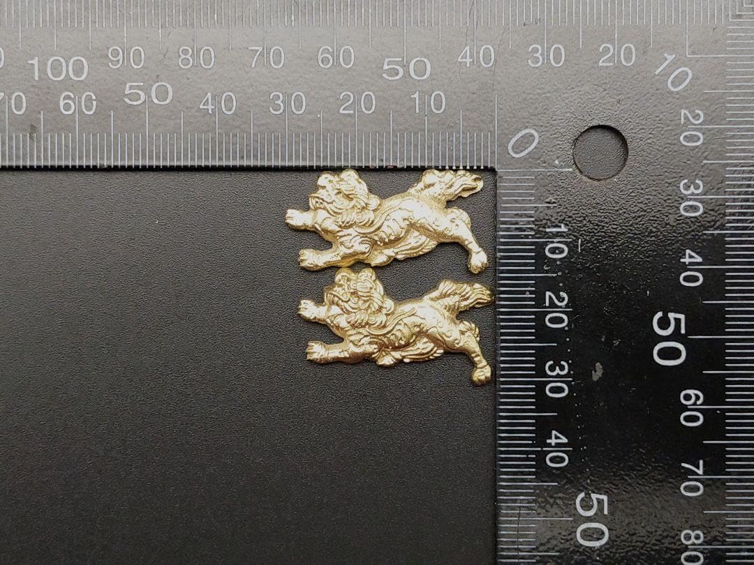 Amazon.co.jp: AFM01 目貫 獅子の図 銅製 現代作 日本刀装具 : おもちゃ