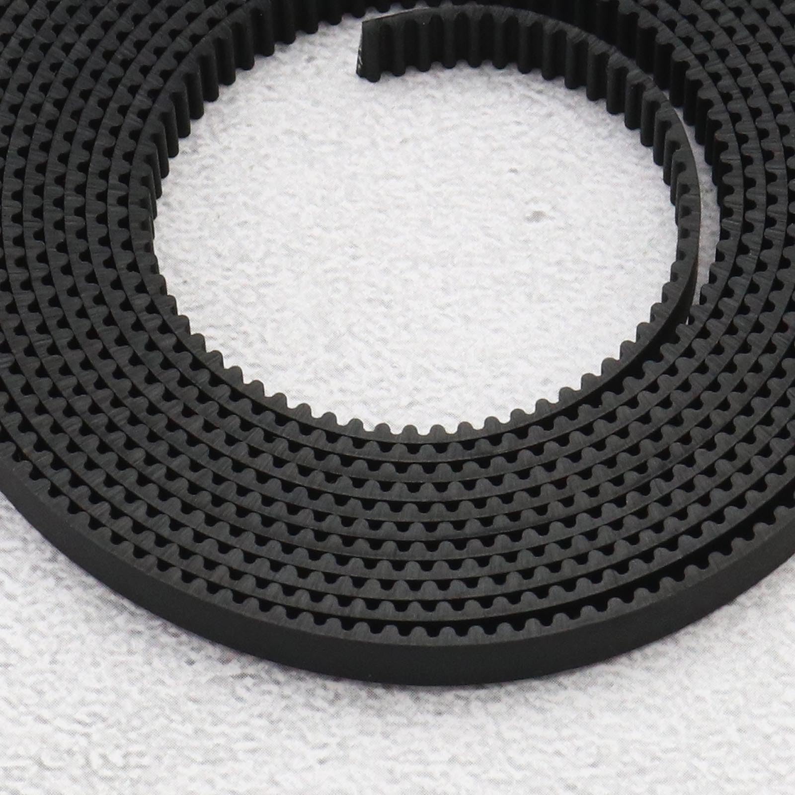 SG Store Otwarty pasek rozrządu 2GT 2 metry kompatybilny z drukarką 3 Ender 3 / Ender 3 V2 / Ender 3 Pro/Ender serii 5 skok 2 mm szerokość 6 mm z 4 mosiężnymi tulejami