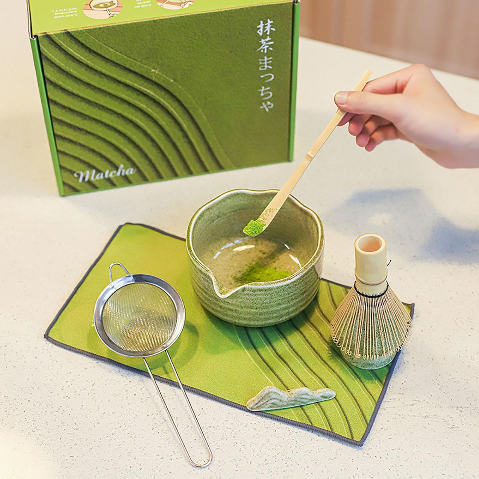 Set De Matcha Japonais (7pcs),Batteur À Matcha en Bambou Naturel, Bol À Matcha, Cuillère en Bambou, Passoire, Torchon, Fouet,Parfait pour Les Amateurs De Matcha(A)