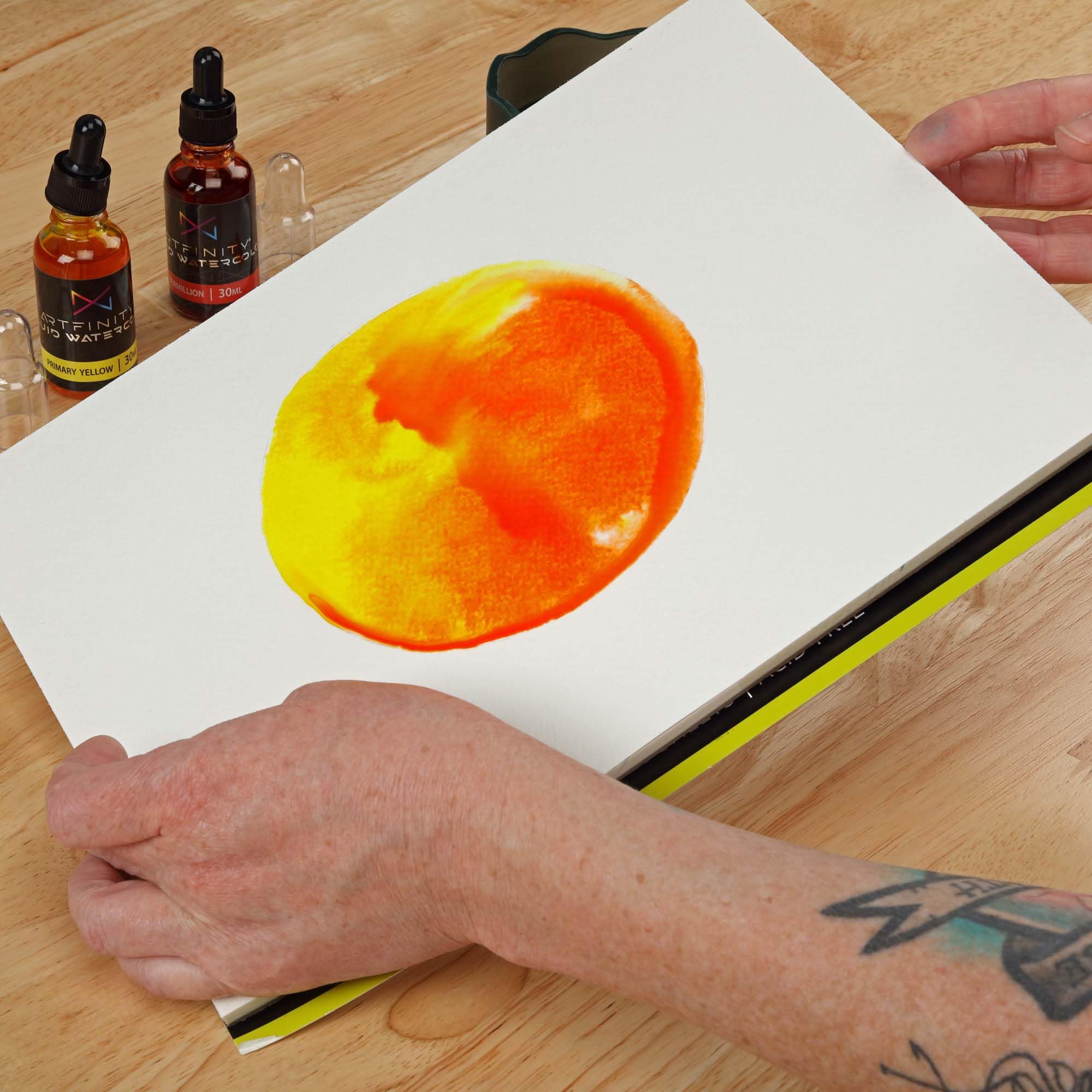 Amazon.co.jp: Artfinity 液体水彩絵の具 30mlボトル - 3パック 朱色