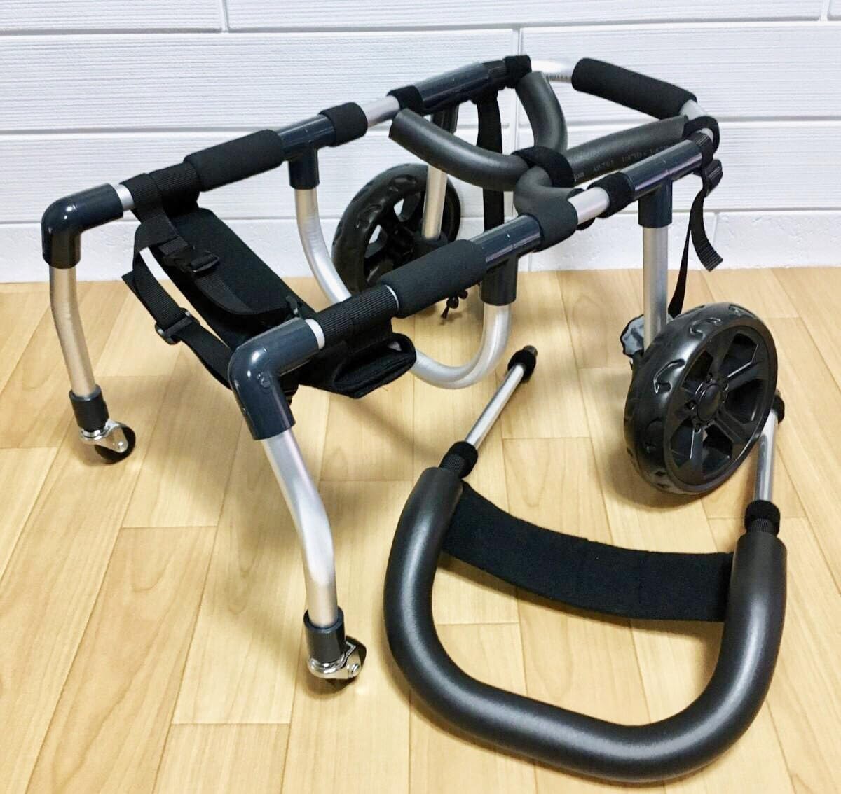 Amazon.co.jp: □犬の車椅子 小型犬用4輪車 29kg位 背高35cm位 Amazon.co.jp: □犬の車椅子 小型犬用4輪車 29kg位 背高35cm位