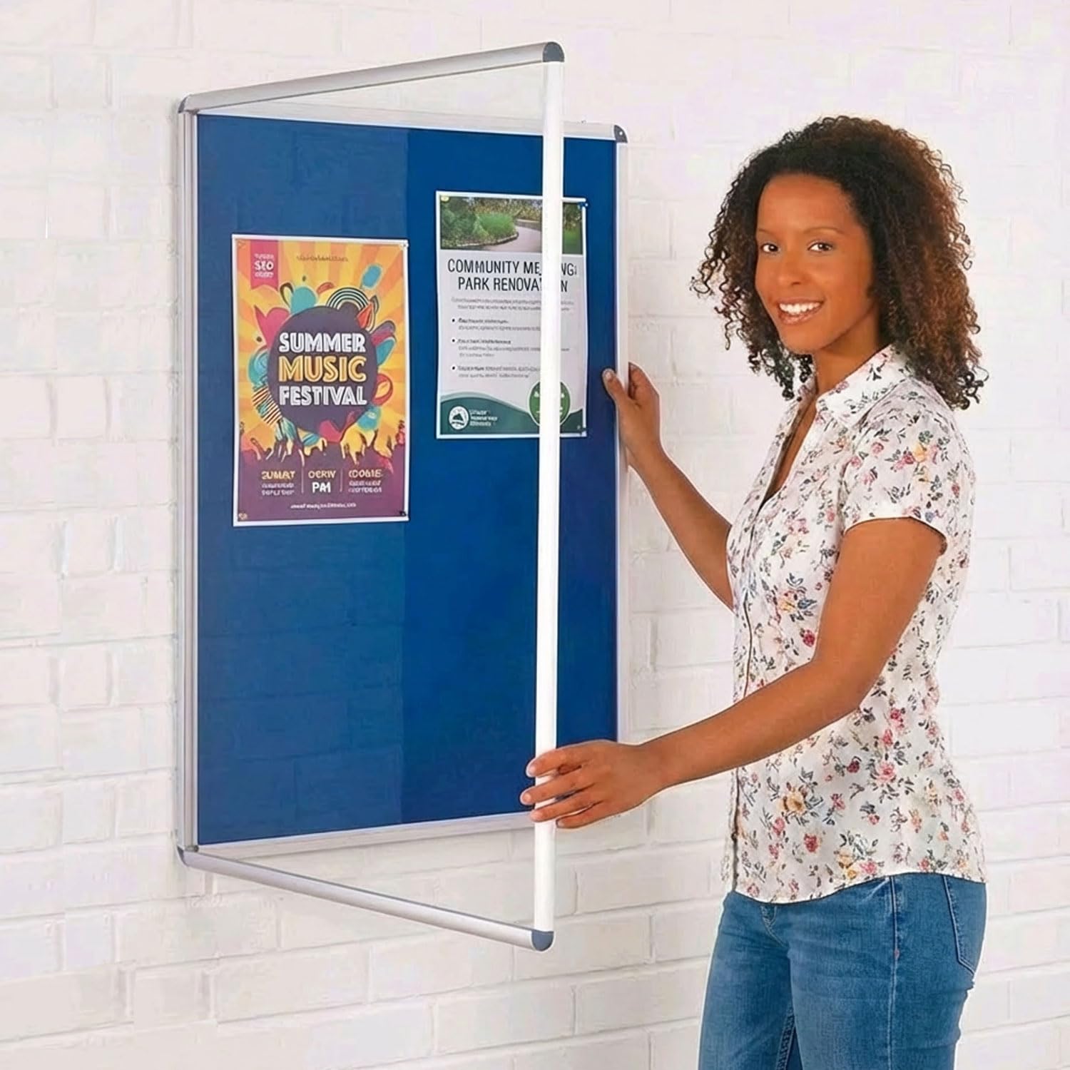 Wonderwall Budget Tamperproof Lockable Blue Felt Noticeboard, 900 x 600 mm, Aluminium Frame, Indoor Pinboard with Two Safety Locks & Matching Keys - Ideal for Office, School, Displays, Healthcare