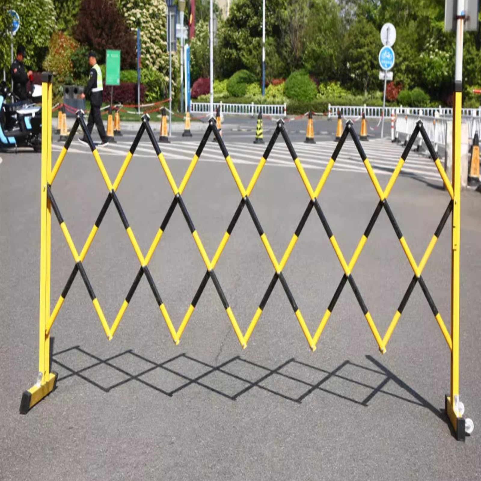 ASerZenith Expandable Mobile Barrier Traffic Fence, Expandable Barricade Gate Portable Barricade Gate Traffic Fence For Construction Site Elevator Outdoor Road,Noir-120X400Cm