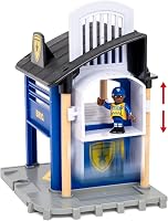 BRIO World Deluxe Rendőrségi és Tűzoltósági Készlet - Fa Mentőállomás Szett Rendőrséggel, Tűzoltóvonattal és Helikopterrel - 3 Éves Kortól 7