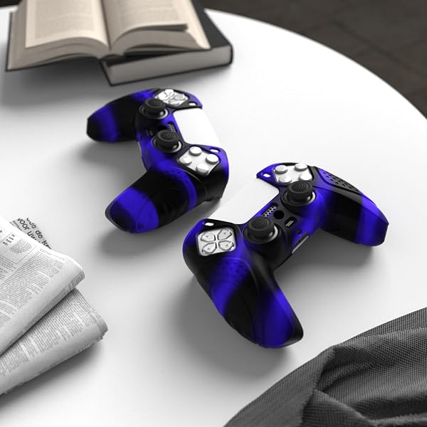 eXtremeRate PlayVital Protection Manette pour ps5 Coque,Housse Silicone avec Capuchon Joystick pour ps5 Controller Accessoire Cover Skin Antidérapante-Bleu & Noir,Édition Guardian - 2