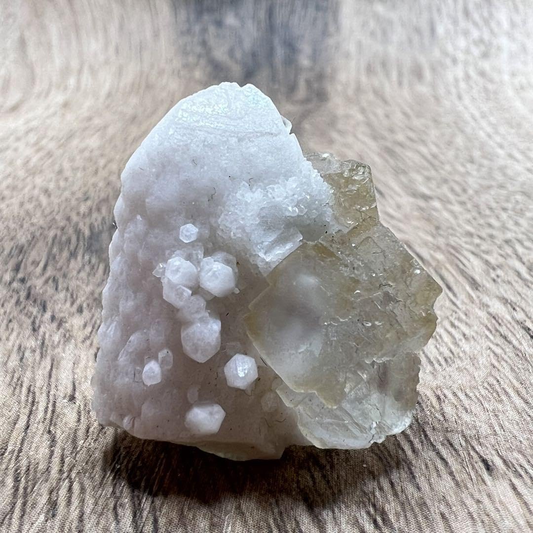 フローライトと石英の結晶キャンドルクォーツ