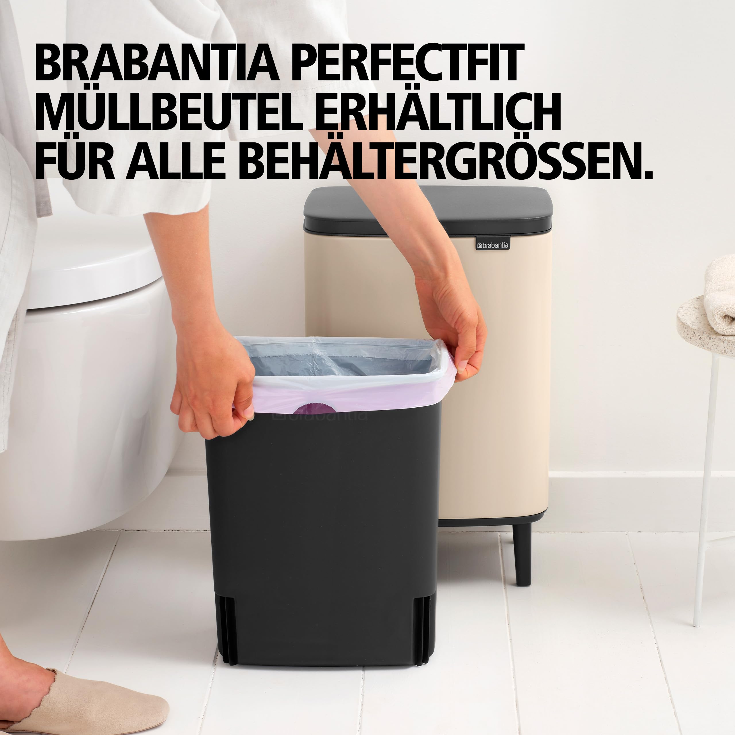 Brabantia Bo Hi Abfalleimer 12 l mit Soft-Close-Deckel, Abfallsammler mit herausnehmbarem Inneneimer und Tragegriff – Ideal als Mülleimer fürs Bad, Schlafzimmer und Büro – Soft Beige