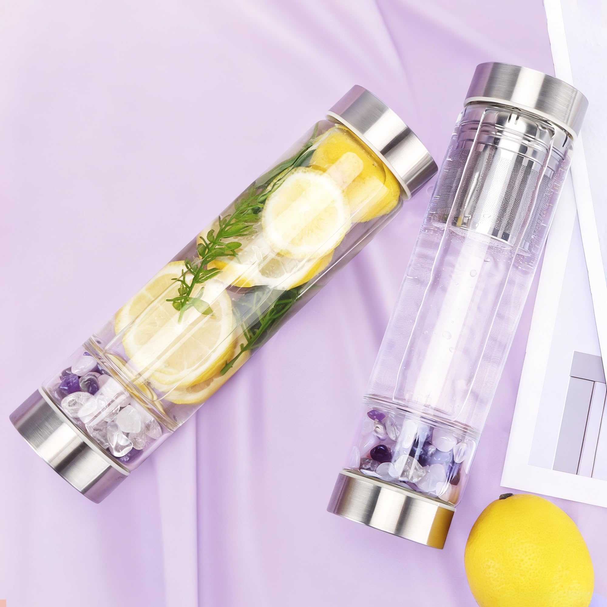 500 ml Kristall-Wasserflasche, auslaufsicher, herausnehmbares Sieb | Borosilikatglas, mit Amethyst- und Rosenquarz-Steinen, wiederverwendbares Kristall-Teesieb, Geschenkidee für Teeliebhaber