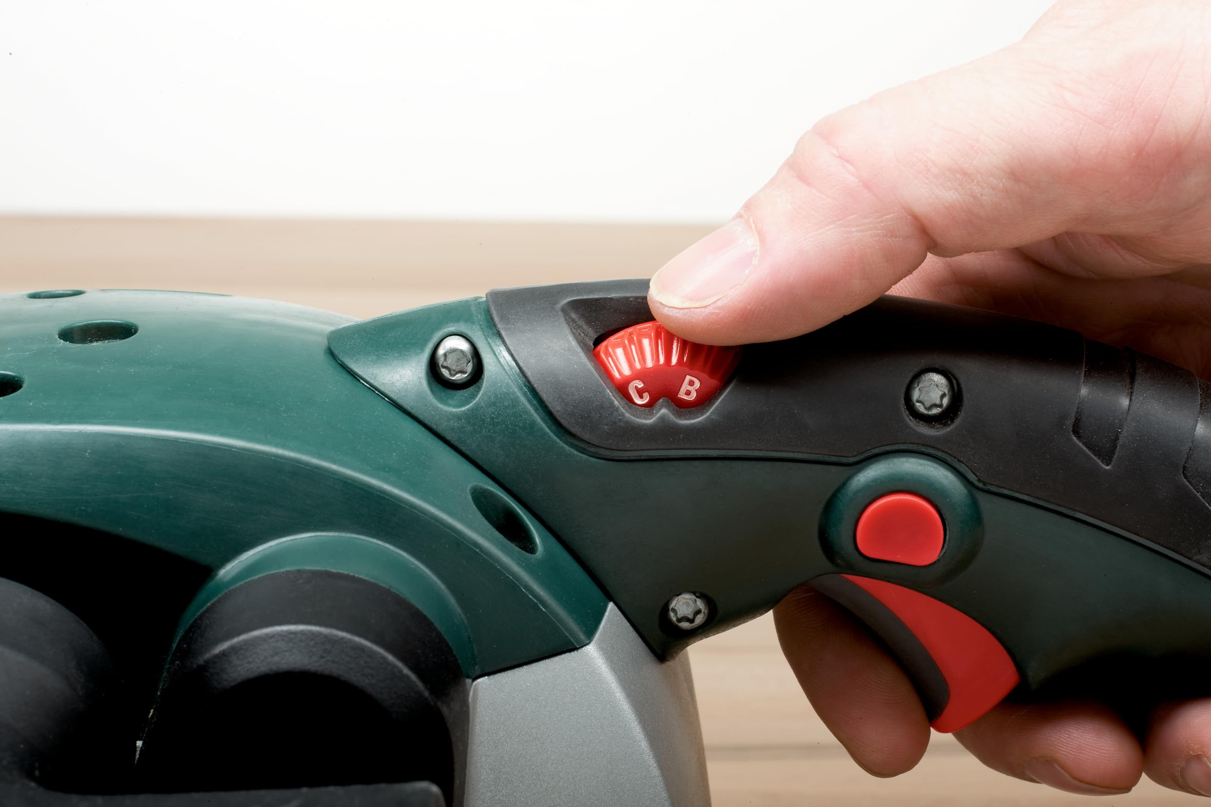 metabo BAE 75 Bandschleifer, Holzwerkzeug & Metall Schleifmaschine, 1010W | Elektrisches Holzschleifer Handgerät mit Schleifband, Staubsack und Maschinenständer für stationäres Schleifen, 4 m Kabel