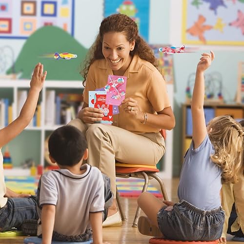 Miniatura 7 de TOY Life 36 piezas de regalos del día de San Valentín para el aula de niños, tarjetas del día de San Valentín con aviones de espuma para la escuela