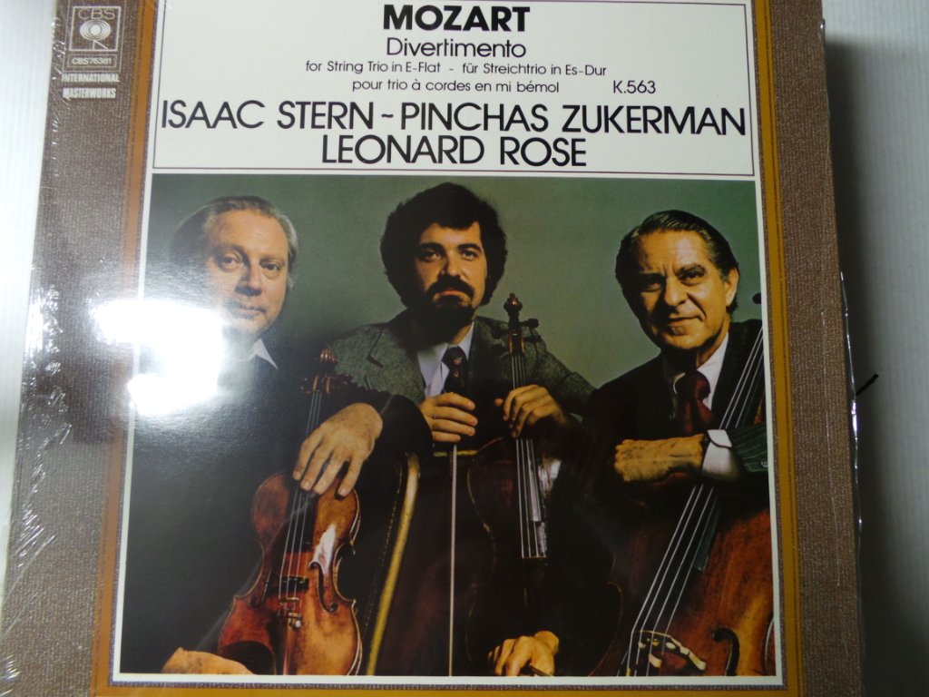 Divertimento for String Trio in E-Flat major, K.563--MOZART Wolfgang Amadeus (Austria)-ROSE Leonard (violoncello); STERN Isaac (violino); ZUKERMAN Pinchas (viola - violino - dir)-CBS-CBS 76381