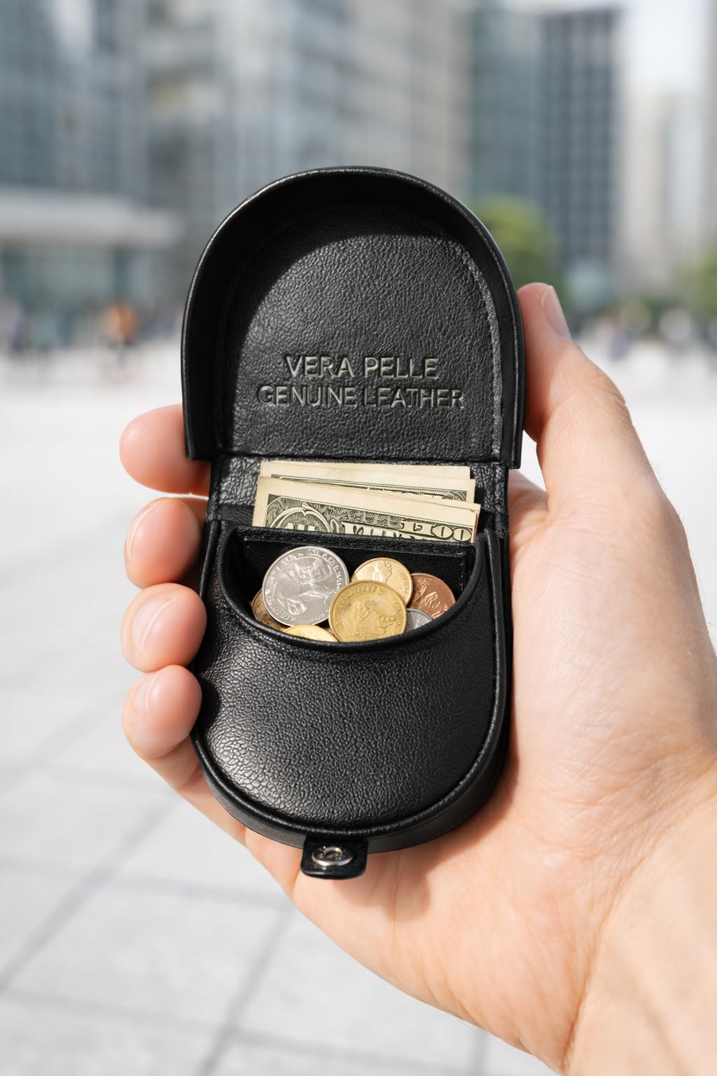 Porta Monete Uomo in Vera Pelle – Portafoglio Compatto con Scomparti per Monete, Carte e Contanti – 100% Genuine Leather – Con Scatola Regalo.