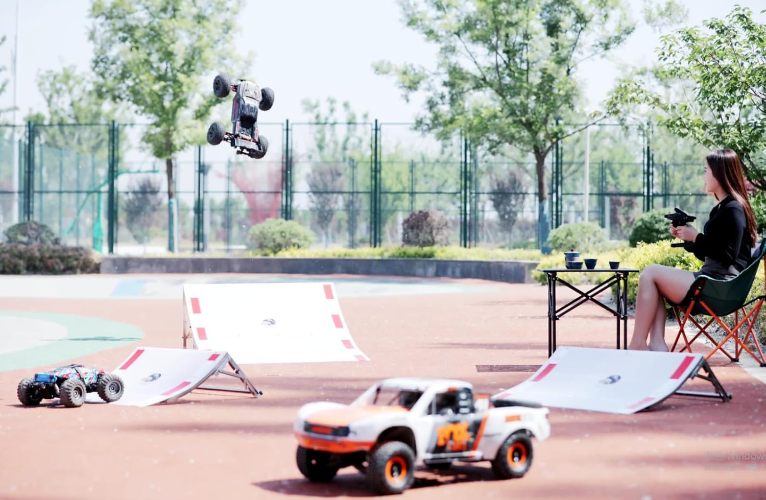 RC Car Jump Ramp RC Takeoff Board RC Stunt Playset for 1/5 1/10 1/12 1/14 1/16 RC Car (100 * 95 * 35/37/40cm)