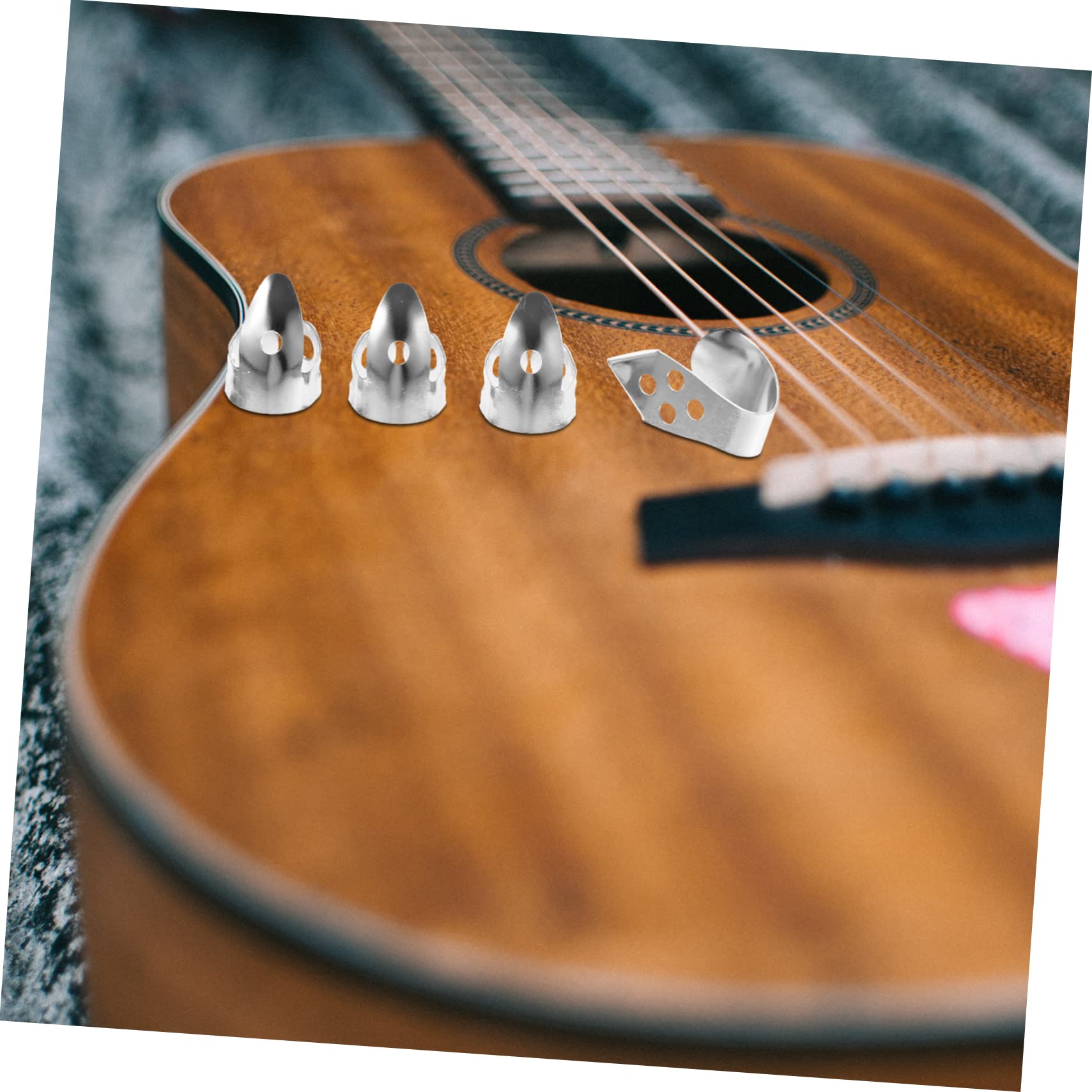 BESTonZON 8 Juegos plumillas de guitarra instrumentos musicales organos musicales púas de guitarra útiles para el pulgar banjo guitarras puas de guitarra electrica púa de guitarra pequeña