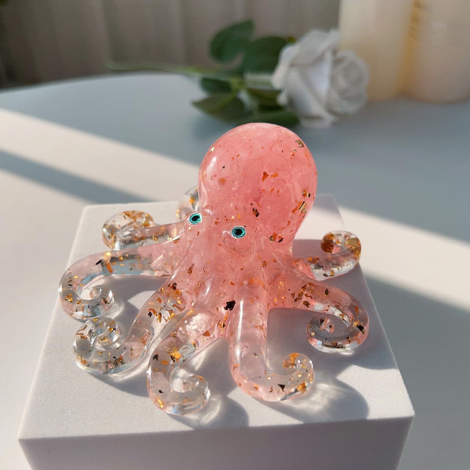 Natural Crystal Labradorite Gravel Octopus Resin Octopus Marine Animals Fish Tank Decorative Healing Crystal Home Crystal Ornaments Octopus Statue Decor Ladies Gift (Purple)