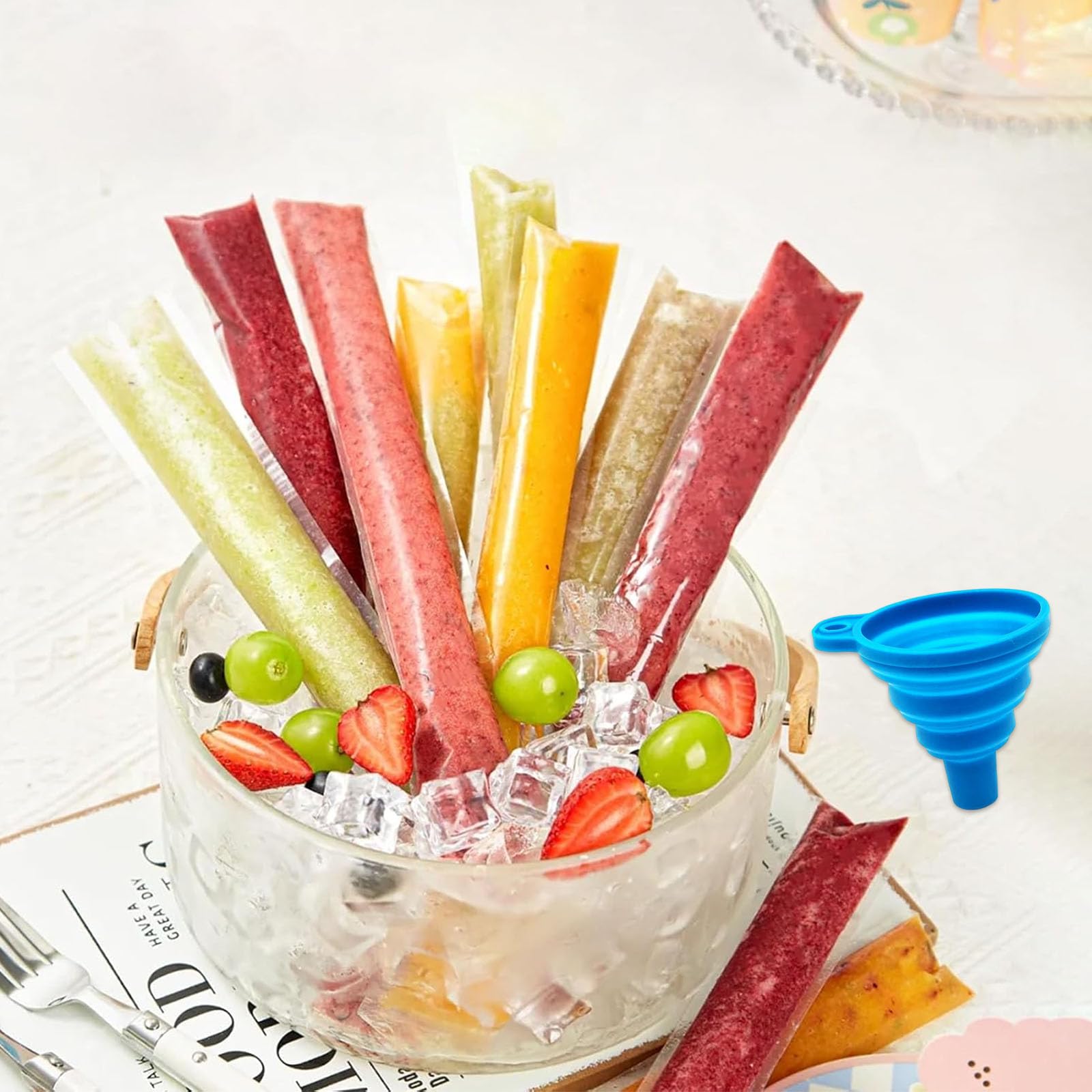 300 Stück Wassereis Tüten Wiederverwendbar Wassereis Tüten mit Trichter Popsicle Taschen 5.5x28cm Geeignet für Selbstgemachtes Eis Joghurtriegel Fruchtsmoothies und Säfte