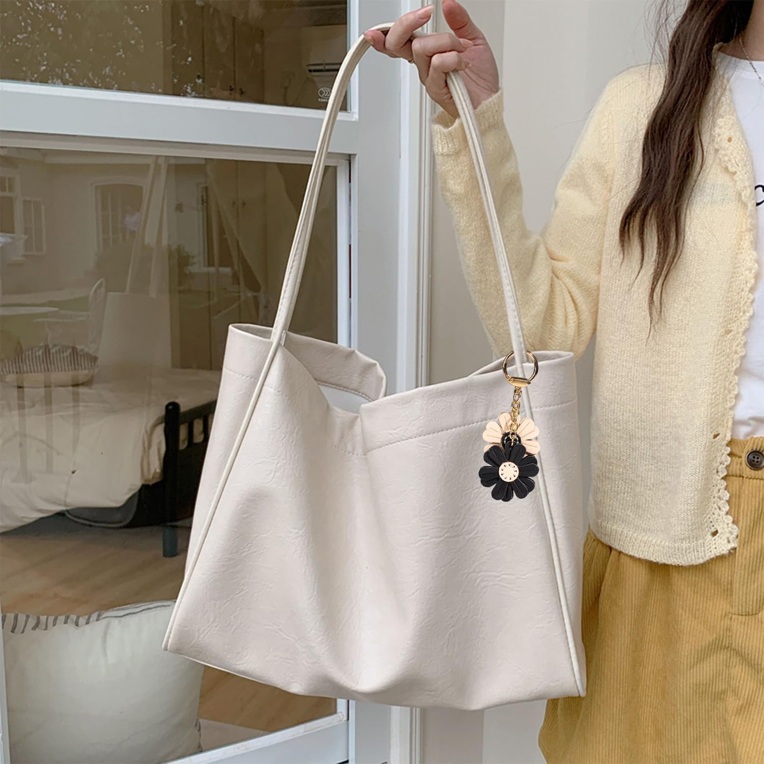 Leather Flower Keychains ，Handmade Leather Key Ring Accessories,Bag Charm,Purse Charm,Elegant Gifts for Women - Image 4