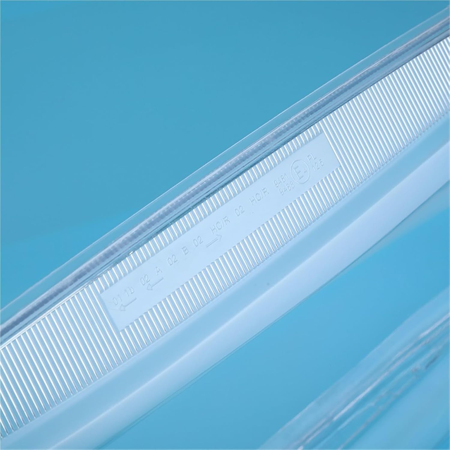 Compatible for Volkswagen for VW for Bora 1999-2005 Front Car Halogen Headlights Lampshade Car Headlight Cover(Right) (Left)