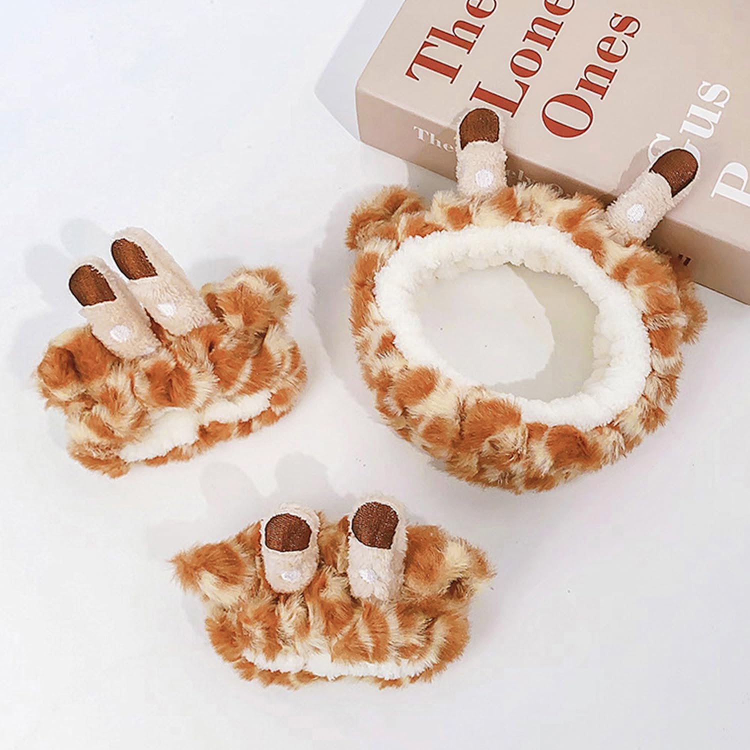 NAUZE 3Pieces Giraffe Headband with Wristbands Set Giraffe Face Wash Makeup Headband and Wristbands Elastic Hair Band Spa Wrist Towels for Face Washing - Image 3