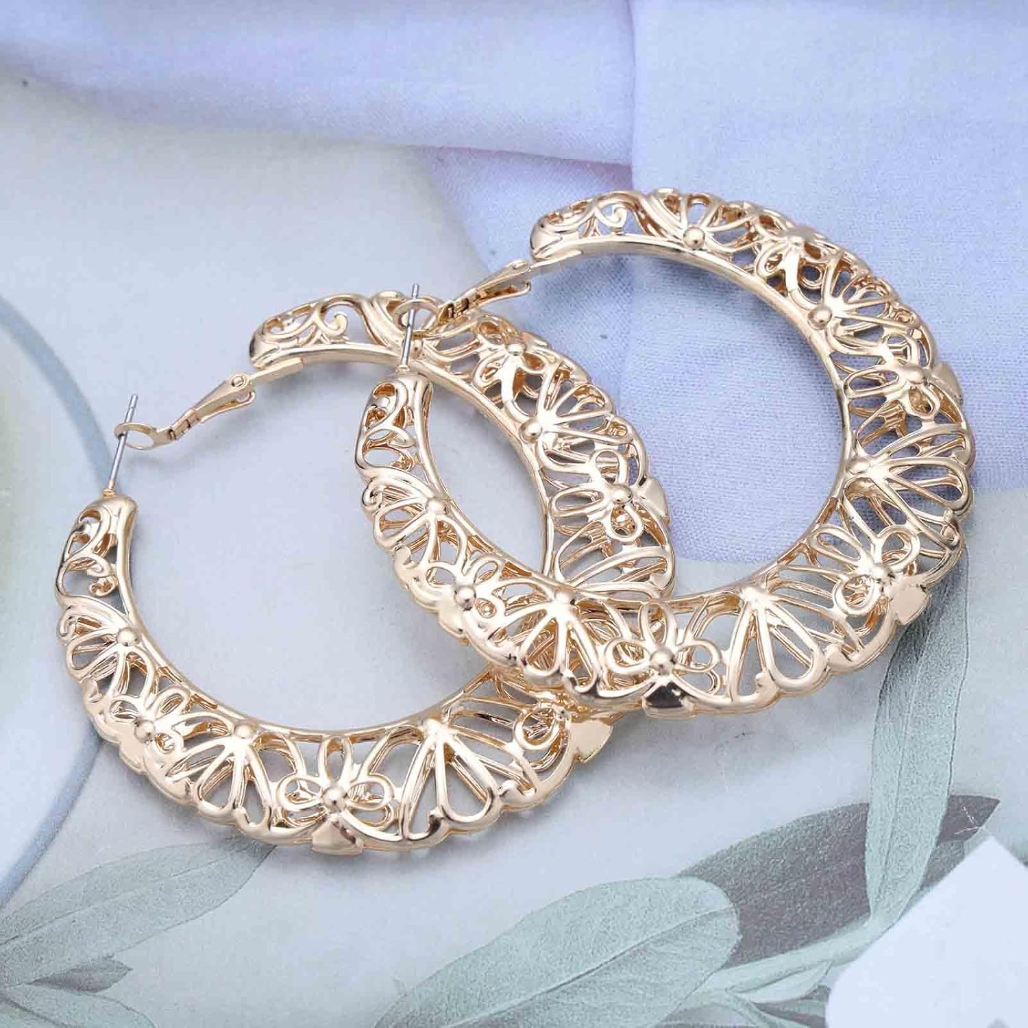 Andelaisi Boho Exaggerate Circle Earrings Vintage Pattern Circle Hoop Earrings Gold Hollow Circles Earrings Lightweight Filigree Round Earrings Jewelry for Women - Image 5