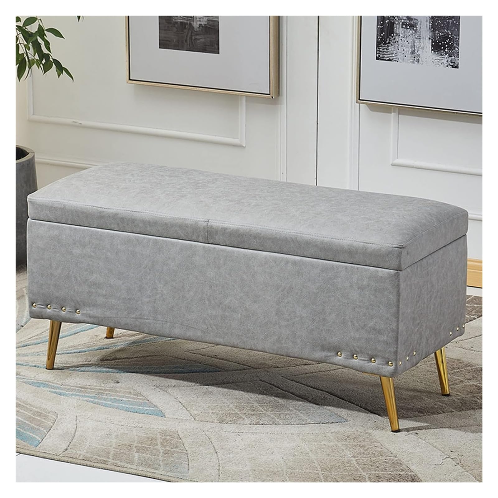 Banc rectangulaire rembourré pour optimiser le rangement des petits espaces