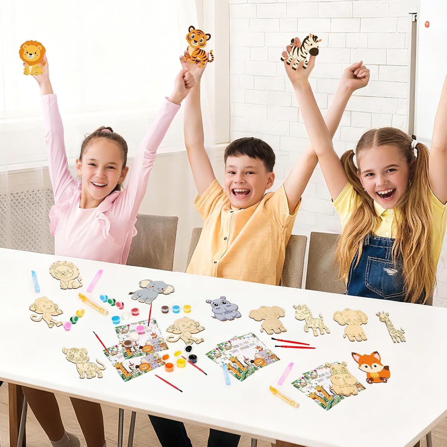 Bafeil 24 Set Safari Party Favors Jungle Animal Wooden Painting Crafts Kit with Bubble Wands - Wild Zoo Birthday Decorations Party Supplies, Goodie Bag Stuffers Gifts Classroom Prizes Pinata Filler