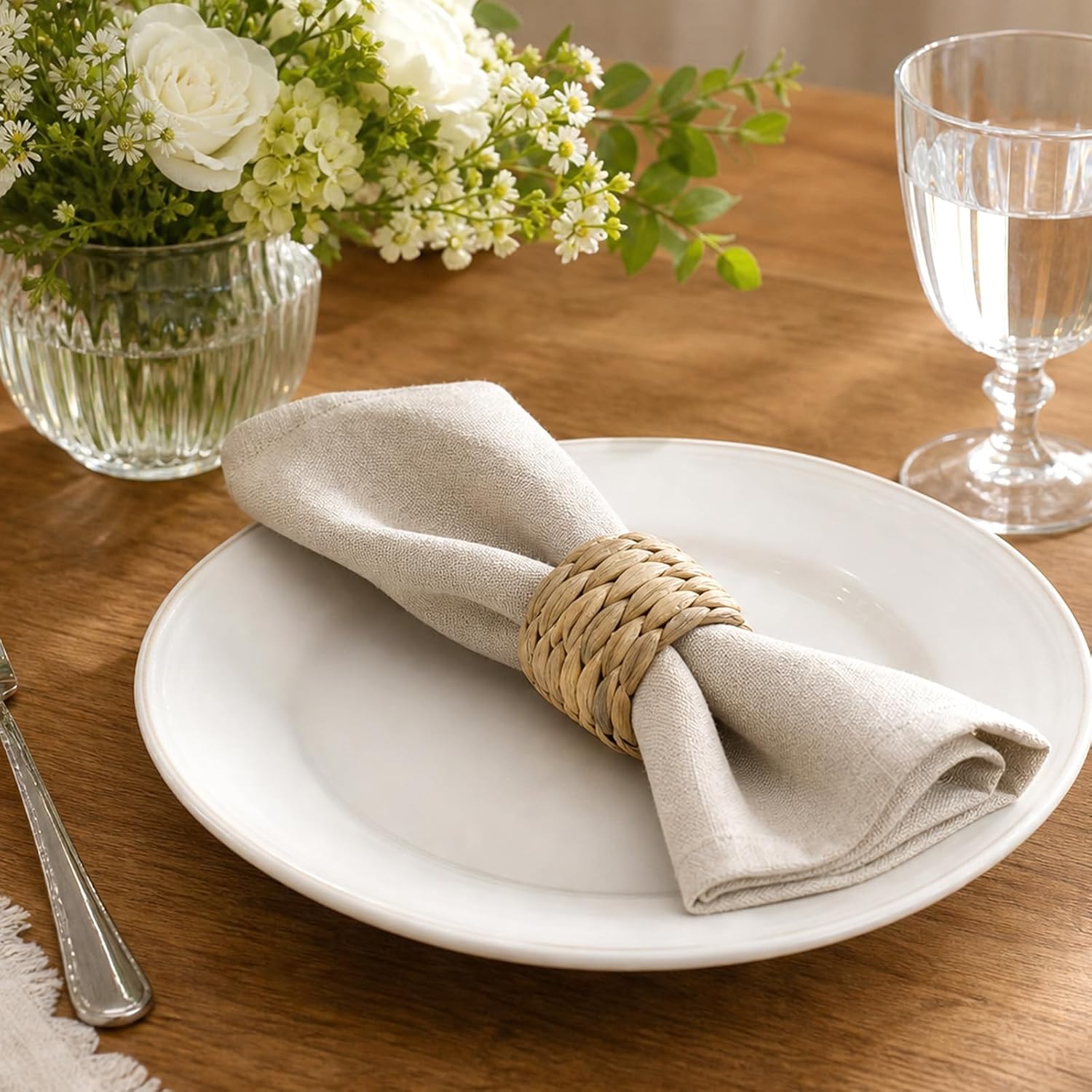 12Pcs Napkin Rings Set Handmade Woven, Water Hyacinth Rattan Napkin Rings Napkin Rings Set of 12 Rustic Table Decor, Farmhouse Napkin Holder for Wedding Party Thanksgiving