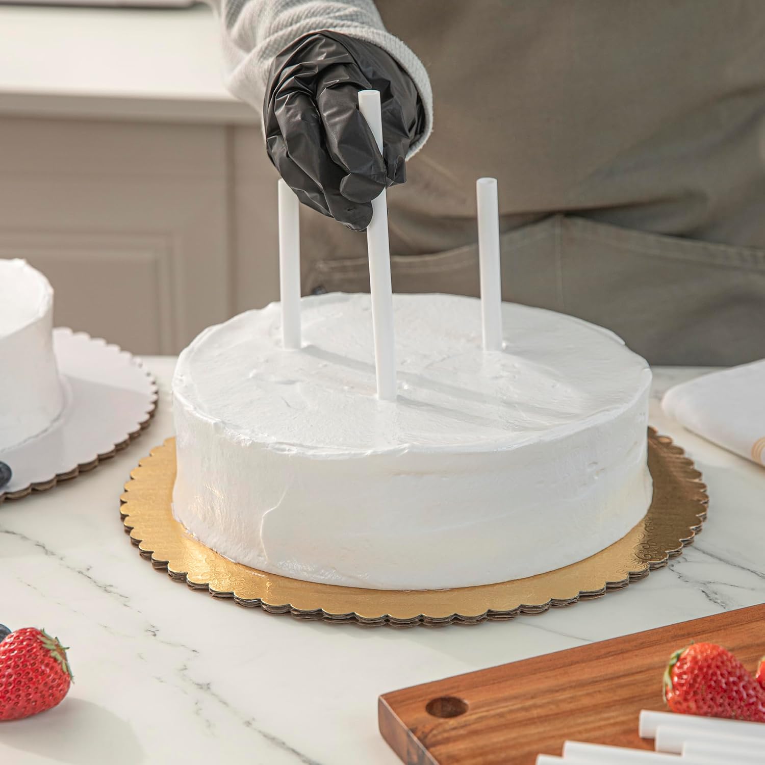 Restaurantware 6 In White Plastic Cake Dowel Rods - 12 Pack - Pastry Tek Supporting Cake Round Dowels Straws with 0.4 In Diameter - Plastic Cake Support Rods for Wedding Cake Construction & Stacking