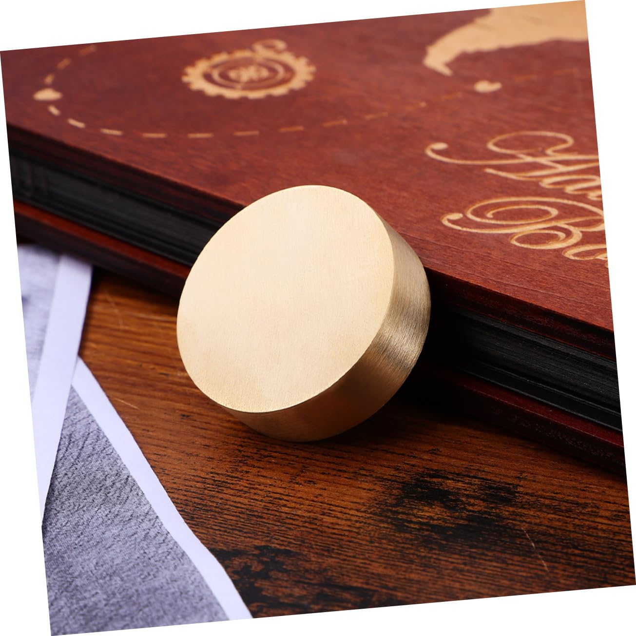 Runder Messing Briefbeschwerer Für Kalligraphie Und Malerei Robuste Qualität Für Büro Und Studierzimmer Dekoratives Element Mit Elegantem Design Vielseitig Einsetzbar Für