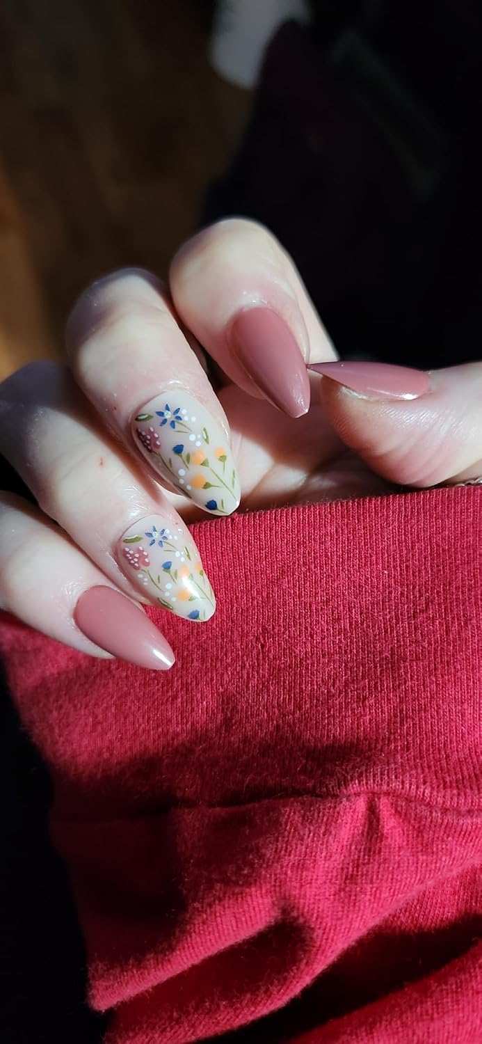 MAOTTIE Short Press On Almond Fake Nails - Flower Acrylic Fall Nails Press Ons Full Cover Glue On Cute False Floral Stick On Nails for Women - 30 Pcs