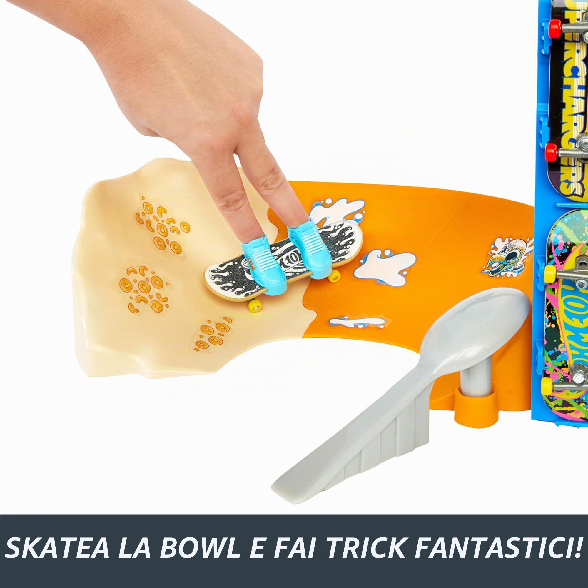 Hot Wheels Skate - Ciotola per Cereali da Skate di Tony Hawk, playset a tema cereali con 1 fingerboard e 1 paio di scarpine da skate removibili inclusi, giocattolo per bambini, 5+ anni, HTP09