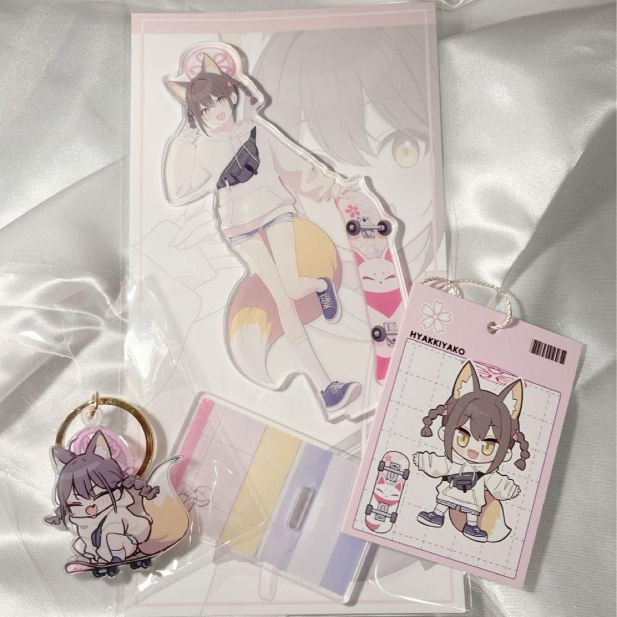 Amazon.co.jp: ブルアカ デビル24 アクリルスタンド アクリル 