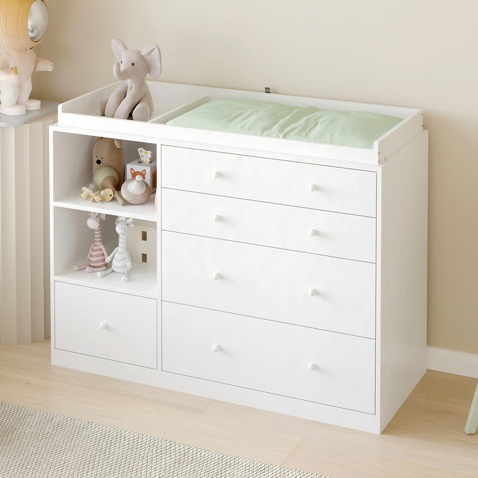 美品ホワイト ベビーラック 収納ポケット付きおむつ交換台