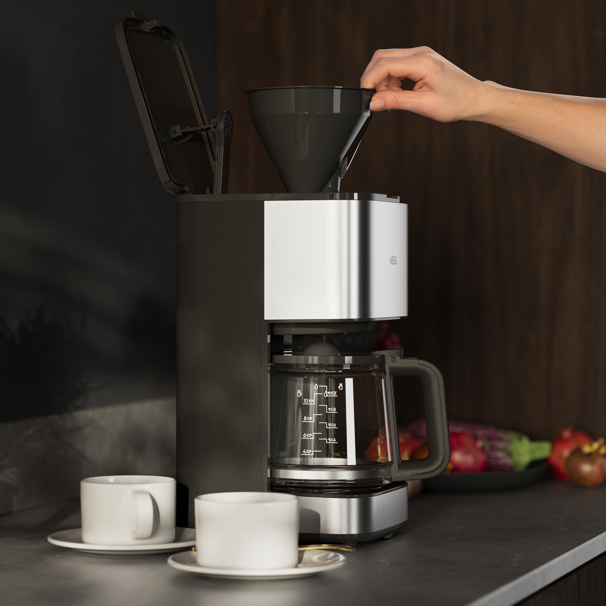 AEG Cafetera Automática de Goteo Deli 3 - Modelo CM3-1-3ST - Jarra de Vidrio - 12 Tazas - 11000 W de Potencia - Sistema Antigoteo - Apagado Automático - Filtro Extraíble - Acabado Metalizado
