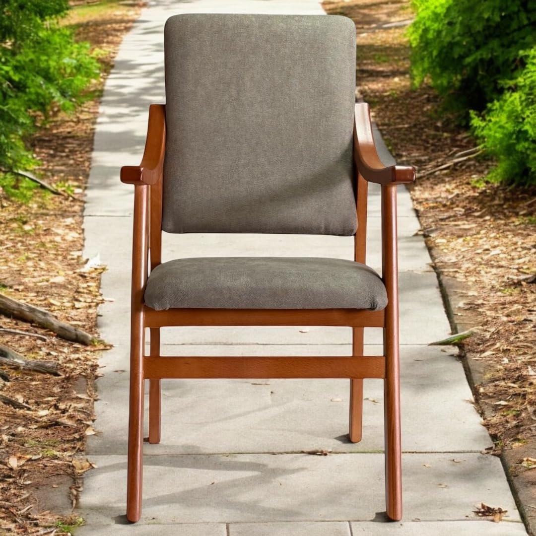 Sillón Alto con reposabrazos de Madera de Haya Color Cerezo tapizado en Marrón