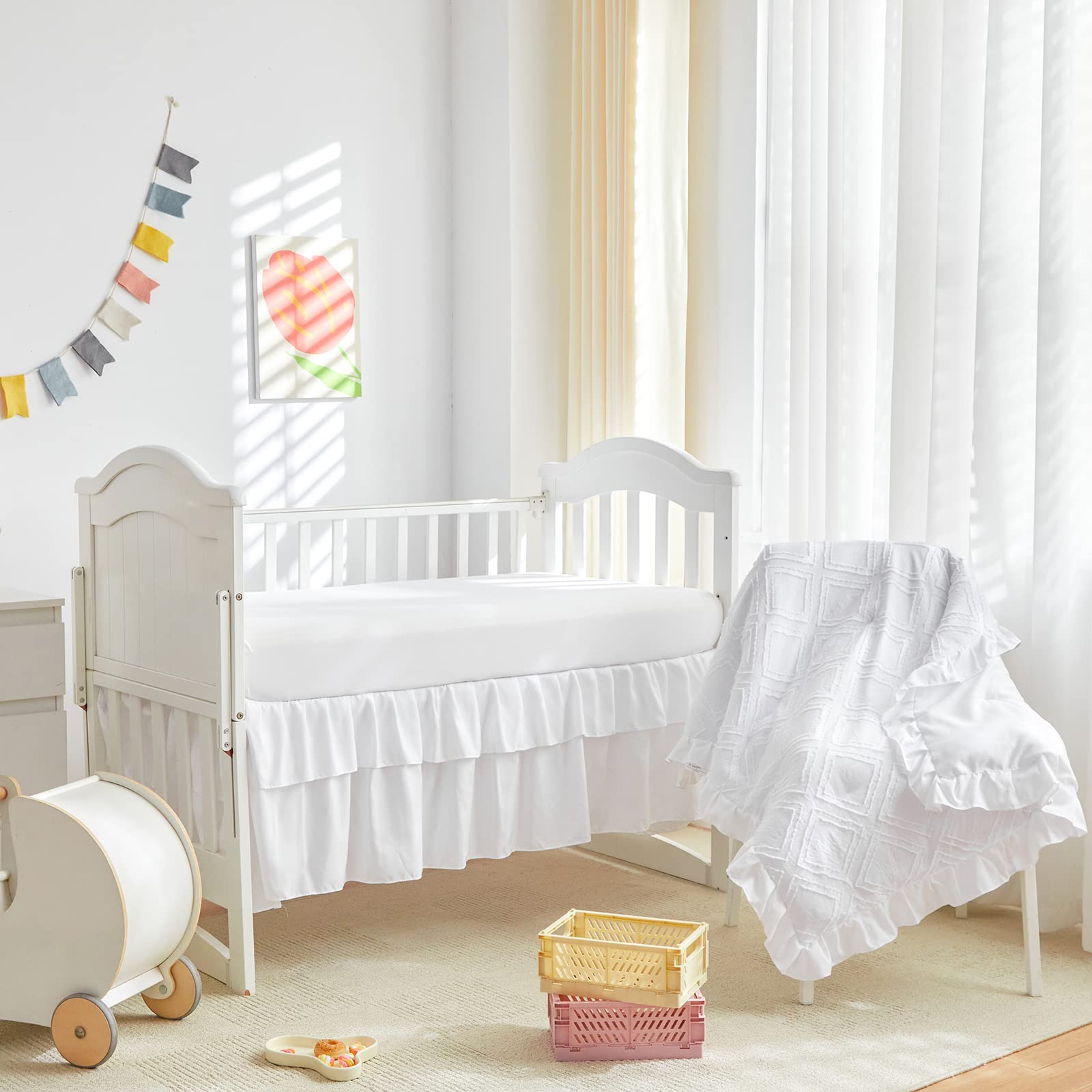 Juego de ropa de cama para cuna pequeña de 3 piezas, edredón acolchado con volantes y sábana bajera ajustable y falda de cama con volantes, bonita ropa de cama desgastada para bebé, solo se adapta a