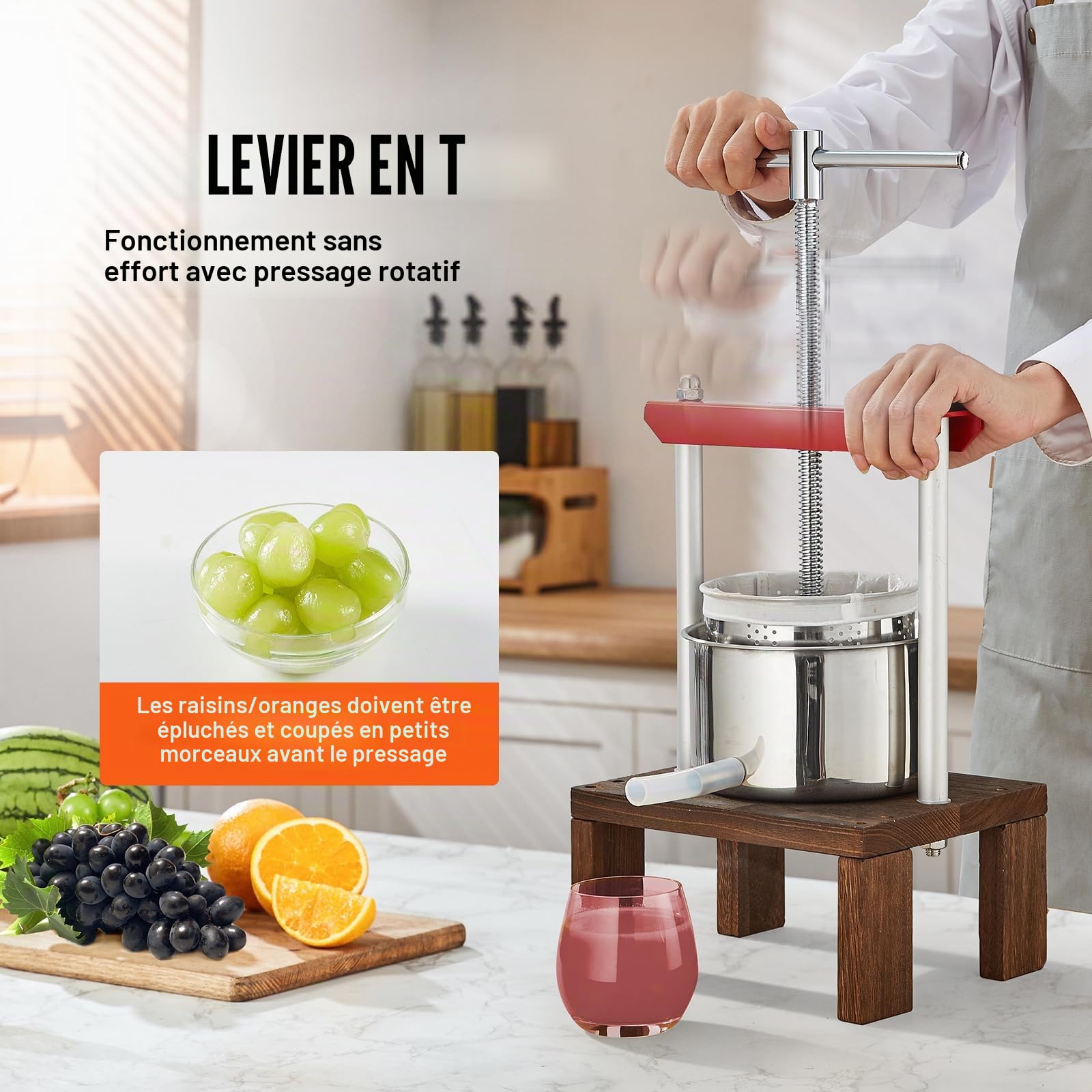 VEVOR Pressoir à Fruits Manuel 2 L Pressoir à Vin en Acier Inoxydable Base en Bois Presse-Fruits Manuel Baril Intérieur 14 x 13 cm Broyeur de Fruits Légumes pour Pressage de Vins Jus Cidres Purées
