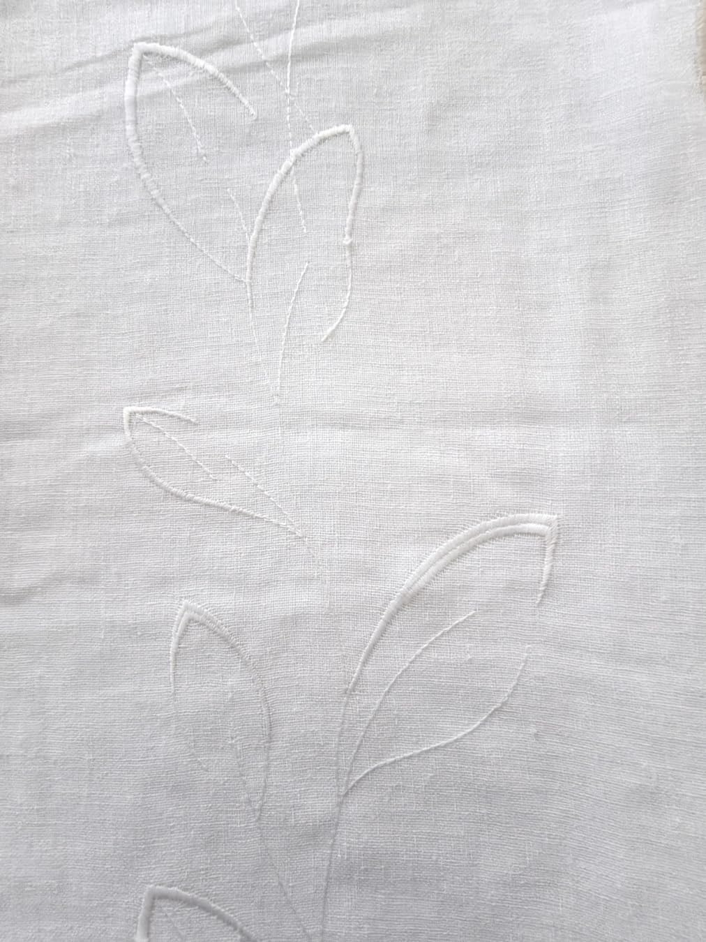 Tende con Fettuccia Arricciatenda su misura, Tessuto ricamato effetto lino bianco, Larghezza pannello 280 cm, per Binari da 140/170 cm, Altezza da 180 a 290 cm - 280x270 cm - Bianco