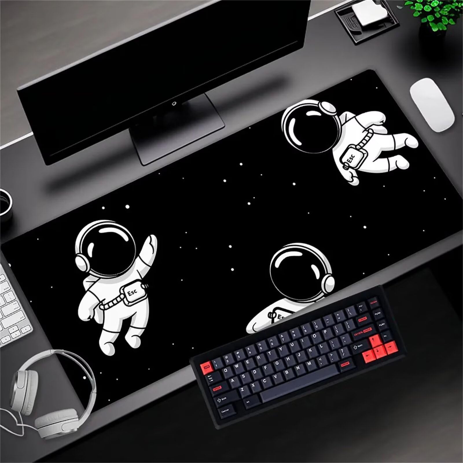 Tappetino per Mouse da Gaming XXL 1000x500x3mm Grande Tappetino per Mouse con Superficie Liscia migliora la precisione Lavabile Adatto per Computer e PC (Nero Astronauta Anime)