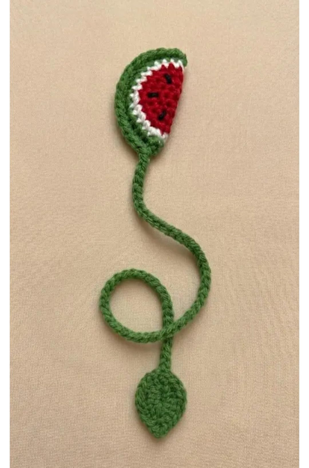 Segnalibro fatto a mano all'uncinetto a forma di anguria, verde e rosso, design a maglia con foglia, set da 3
